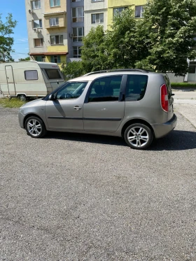 Skoda Roomster 1.4i * * klima* * 85к.с верига , снимка 2