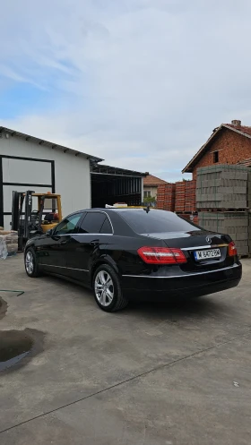 Mercedes-Benz E 220, снимка 10