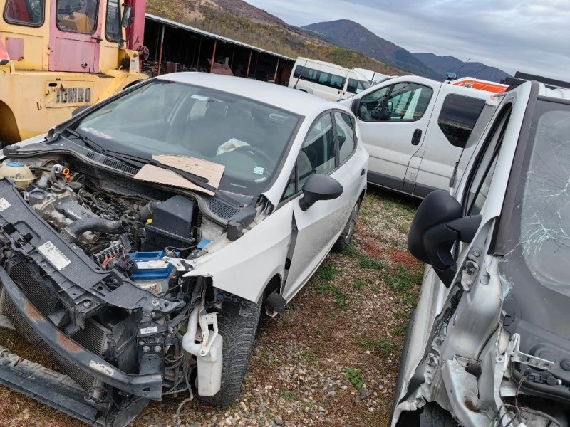 Seat Ibiza 1.2I, снимка 4 - Автомобили и джипове - 47183765