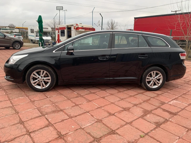 Toyota Avensis 1.8-VVTI-РЪЧКА-NAVI-ЕДИН-СОБСТВЕНИК!, снимка 2 - Автомобили и джипове - 47846762