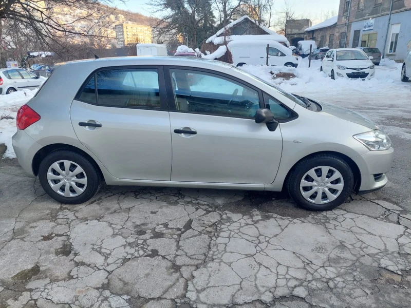 Toyota Auris 1.4 D4D 90кс, снимка 5 - Автомобили и джипове - 48522449