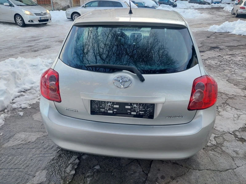 Toyota Auris 1.4 D4D 90кс, снимка 7 - Автомобили и джипове - 48522449