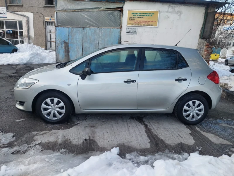 Toyota Auris 1.4 D4D 90кс, снимка 4 - Автомобили и джипове - 48522449