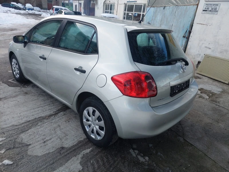 Toyota Auris 1.4 D4D 90кс, снимка 8 - Автомобили и джипове - 48522449