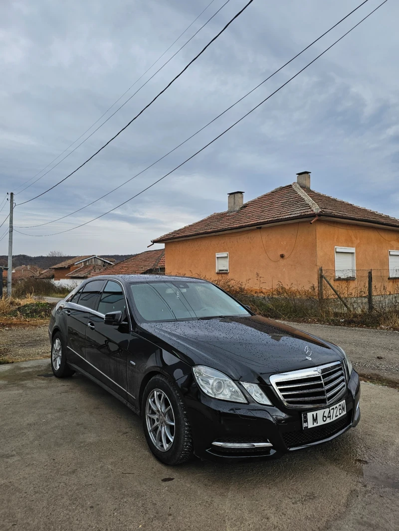 Mercedes-Benz E 220, снимка 3 - Автомобили и джипове - 48695967