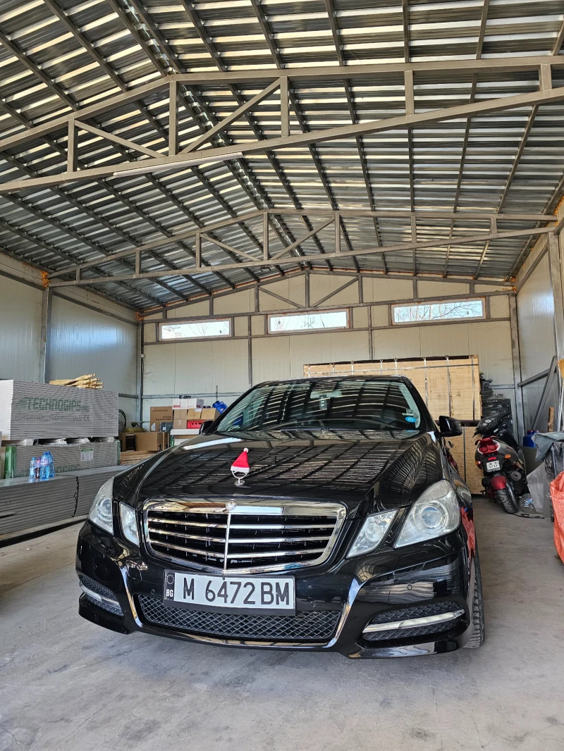 Mercedes-Benz E 220, снимка 1 - Автомобили и джипове - 48695967