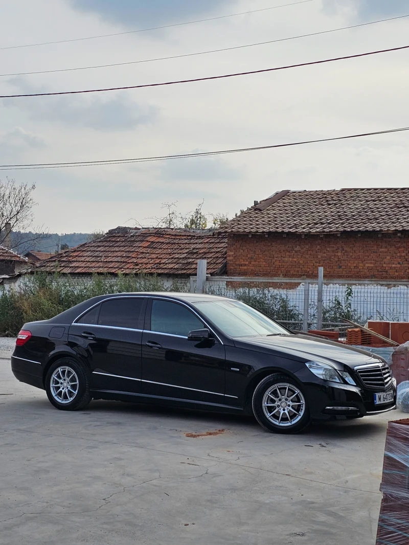 Mercedes-Benz E 220, снимка 9 - Автомобили и джипове - 48695967