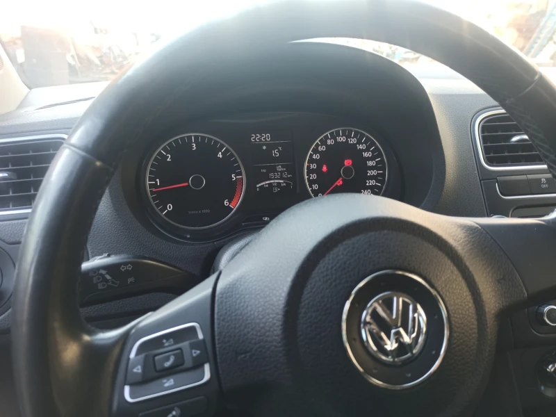 VW Polo, снимка 14 - Автомобили и джипове - 48976730