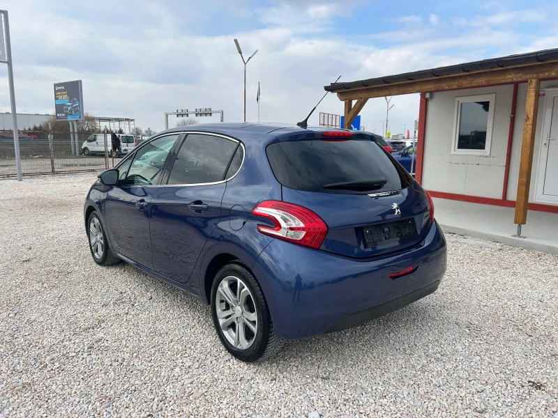 Peugeot 208 * Allure* Панорама* LED* Сервизна Книжка* , снимка 4 - Автомобили и джипове - 49221546