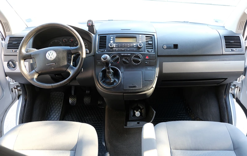 VW Multivan, снимка 2 - Автомобили и джипове - 52727597