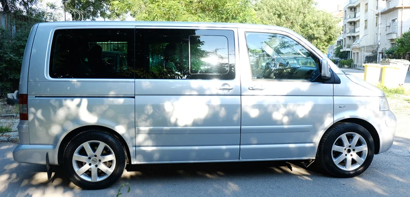 VW Multivan, снимка 11 - Автомобили и джипове - 52727597