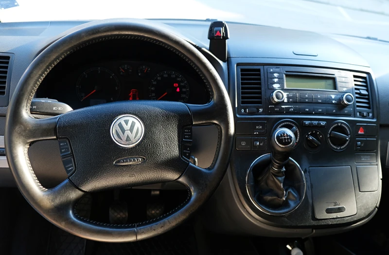 VW Multivan, снимка 14 - Автомобили и джипове - 52727597