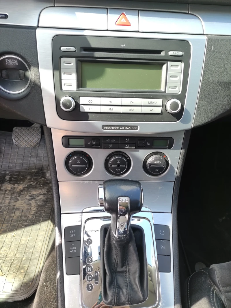 VW Passat 3.2 FSI 4motion, снимка 12 - Автомобили и джипове - 52598729