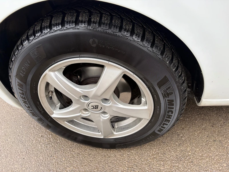 Renault Zoe, снимка 10 - Автомобили и джипове - 53221075