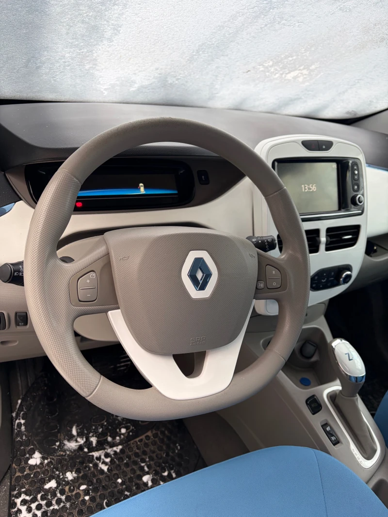 Renault Zoe, снимка 11 - Автомобили и джипове - 53221075
