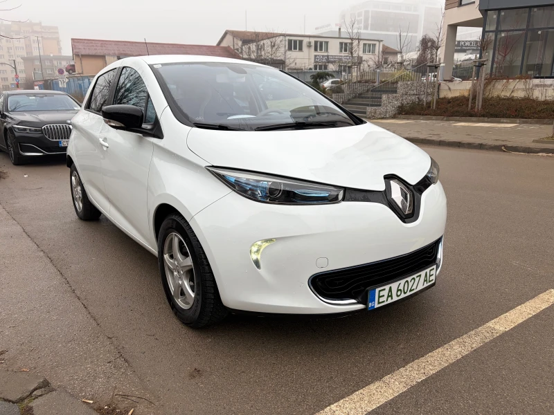Renault Zoe, снимка 3 - Автомобили и джипове - 53221075