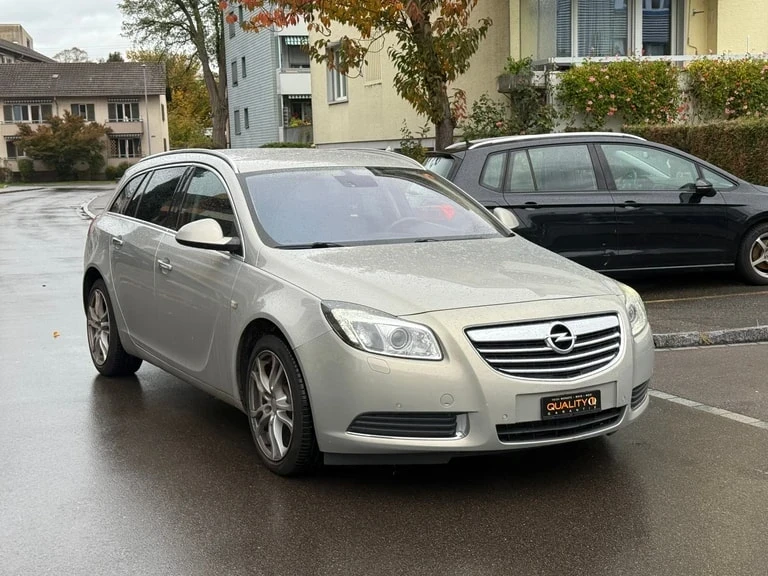 Opel Insignia 4x4 220kc  Automat