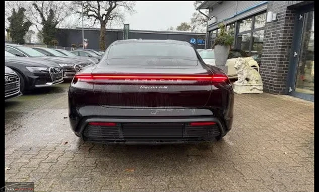 Porsche Taycan 4S/571HP/BOSE/З.ГУМИ/360/HUD/MATRIX/857v, снимка 6 - Автомобили и джипове - 53088200