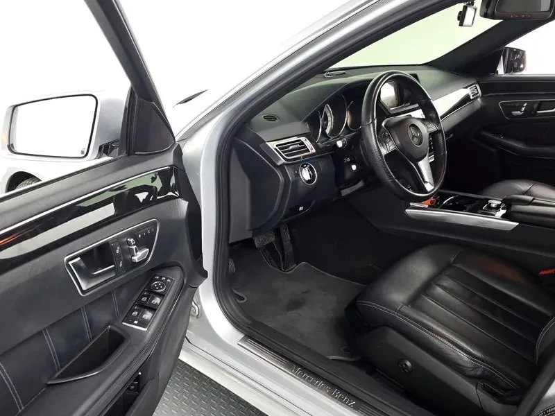 Mercedes-Benz E 250 4MATIC, снимка 11 - Автомобили и джипове - 53873831