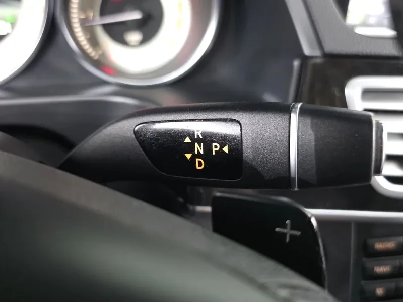 Mercedes-Benz E 250 4MATIC, снимка 9 - Автомобили и джипове - 53873831