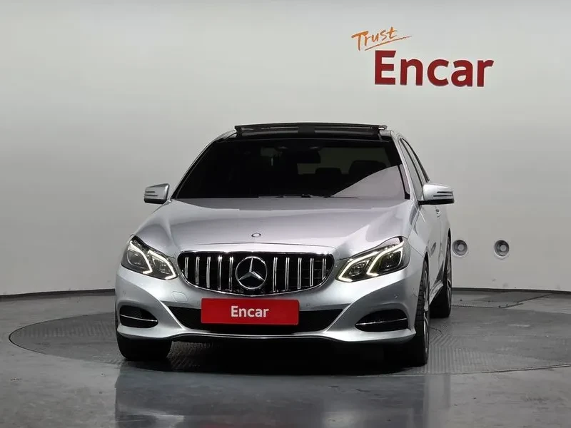 Mercedes-Benz E 250 4MATIC, снимка 3 - Автомобили и джипове - 53873831