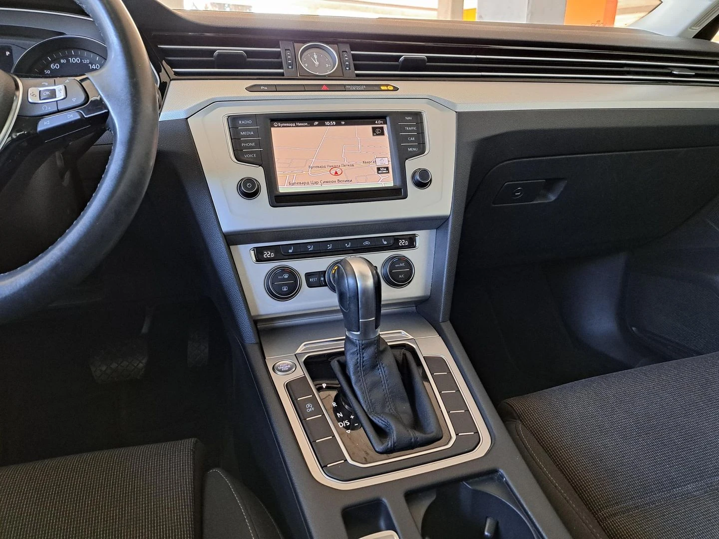 VW Passat Comfortline 2.0TDI BMT - изображение 5