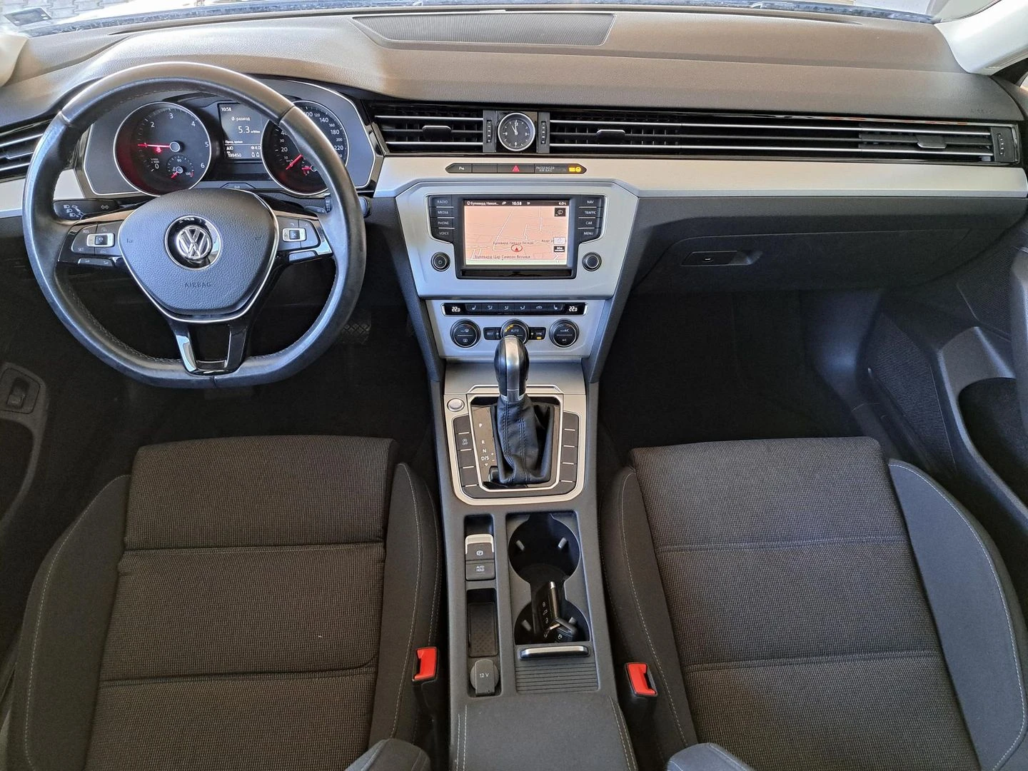 VW Passat Comfortline 2.0TDI BMT - изображение 4