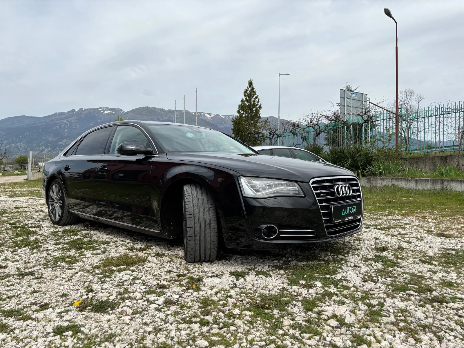 Audi A8 ДЪЛГА БАЗА ПЪРВИ СОБСТВЕНИК ВСИЧКИ ЕКСТРИ ЗА МОДЕЛ - изображение 3