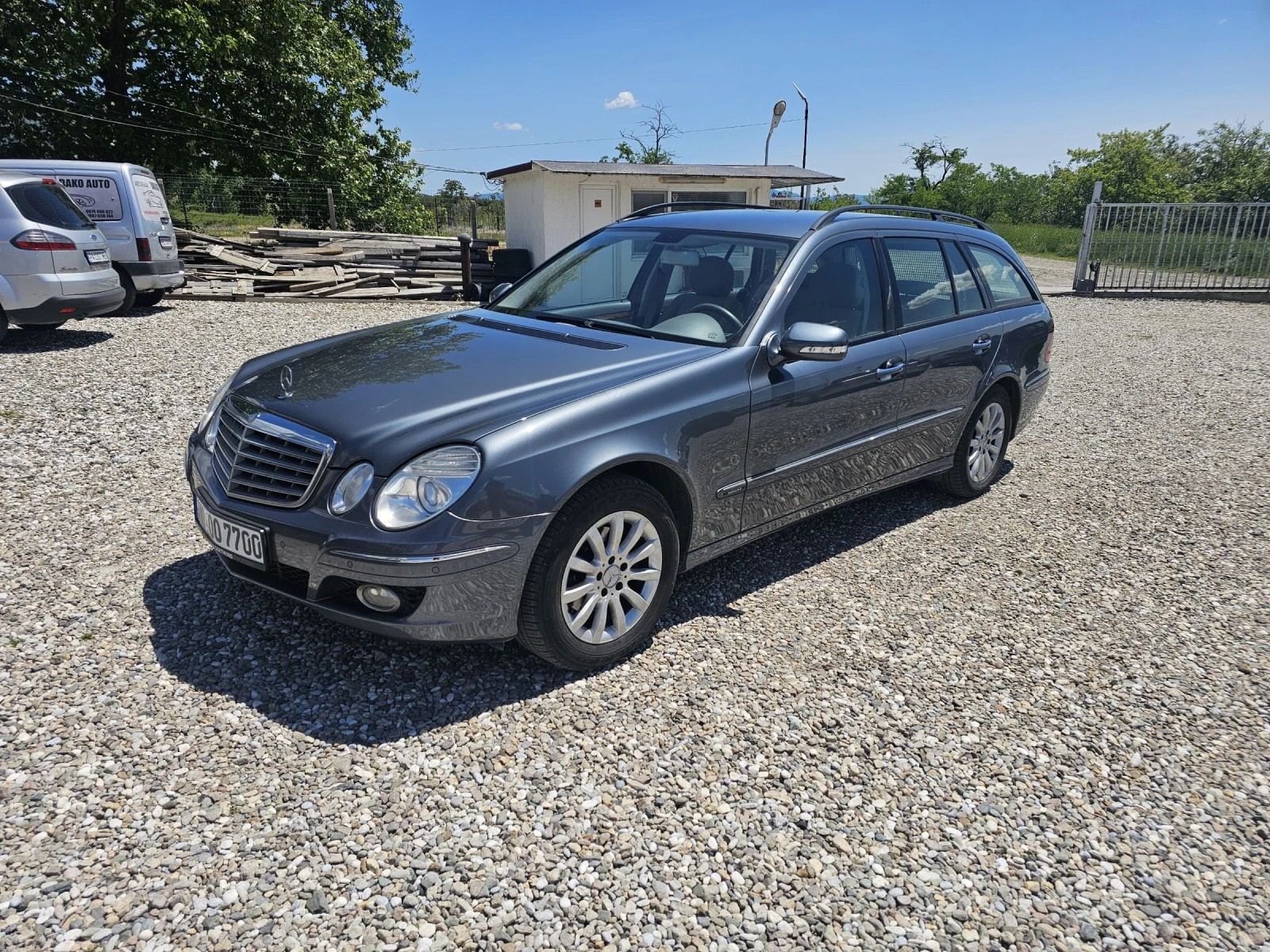 Mercedes-Benz E 200 Kompresor - изображение 2