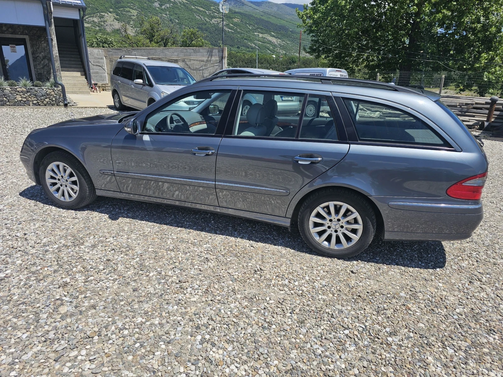 Mercedes-Benz E 200 Kompresor - изображение 3