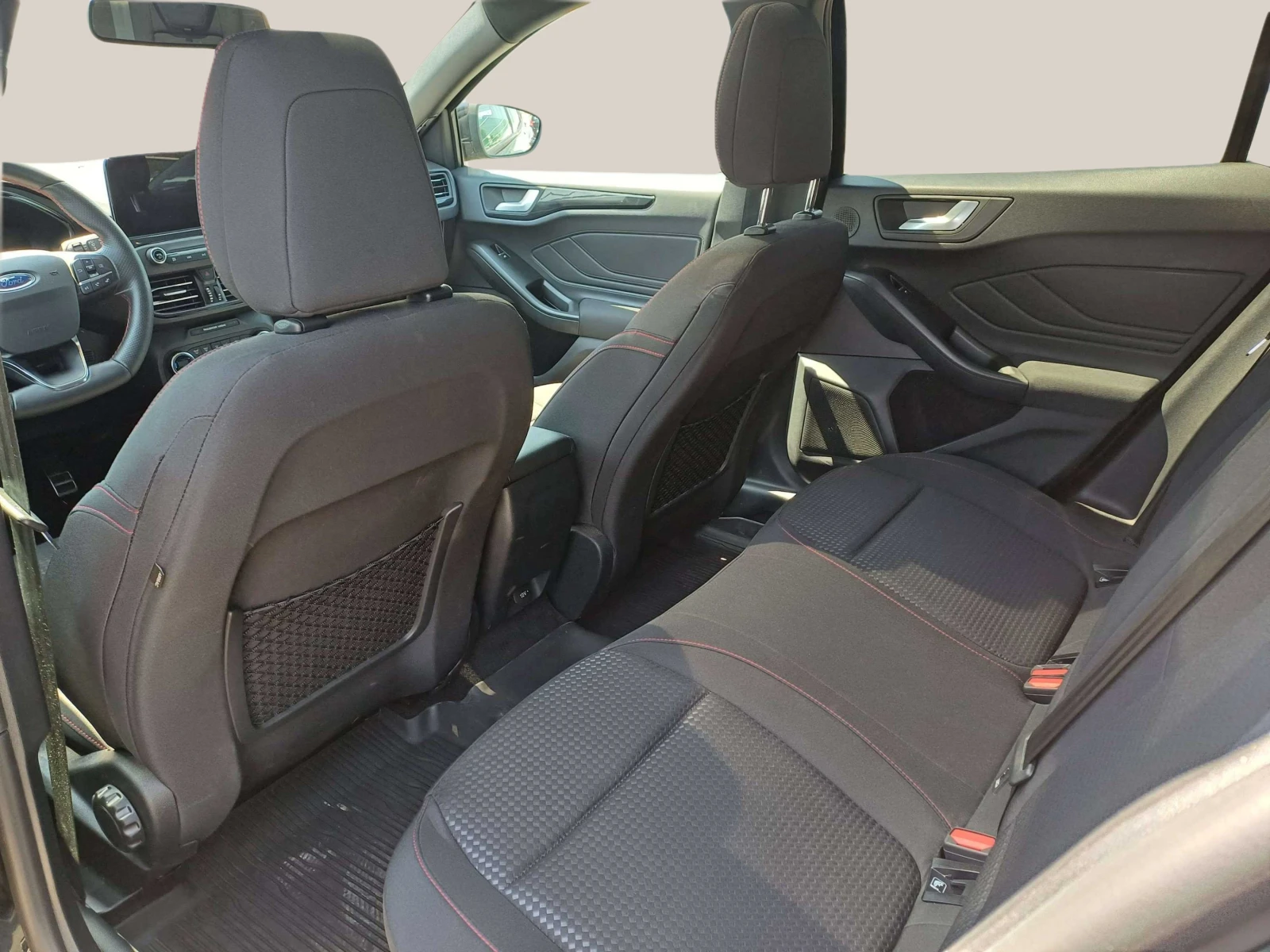 Ford Focus 2.0 TDCi - изображение 3