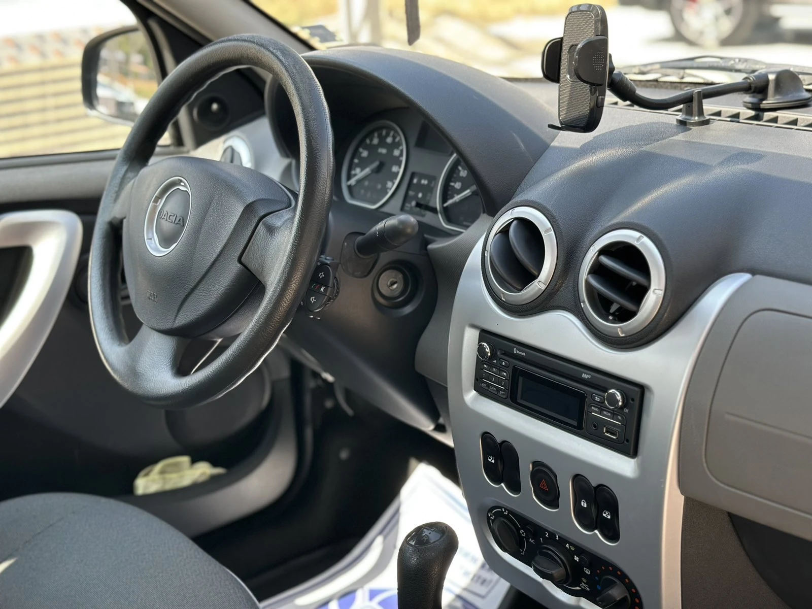 Dacia Logan 1.2 75кс от Представителство! - изображение 10