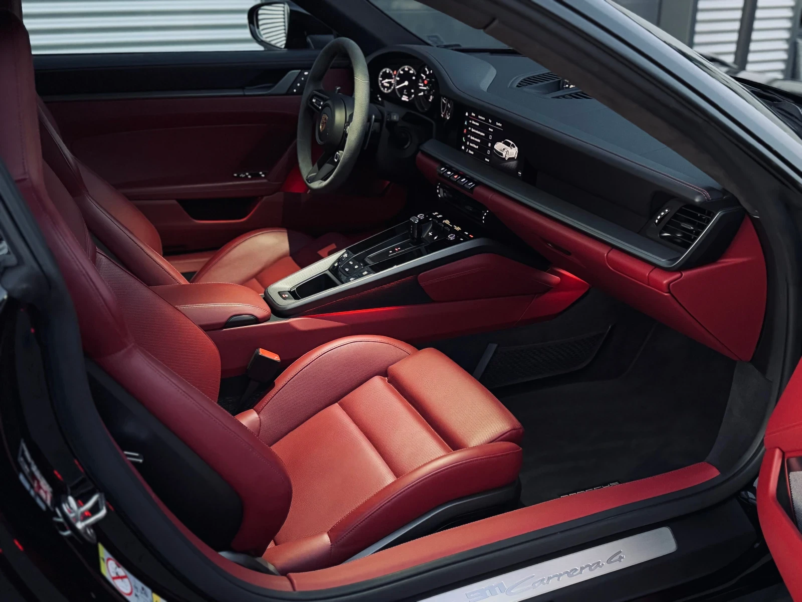 Porsche 911 992 Carrera 4 Approved, снимка 8 - Автомобили и джипове - 54185257