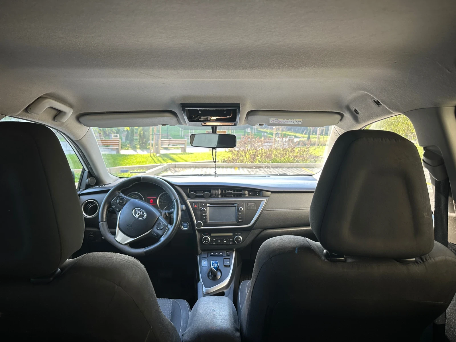 Toyota Auris 1.8 Hybrid + Газ - изображение 9