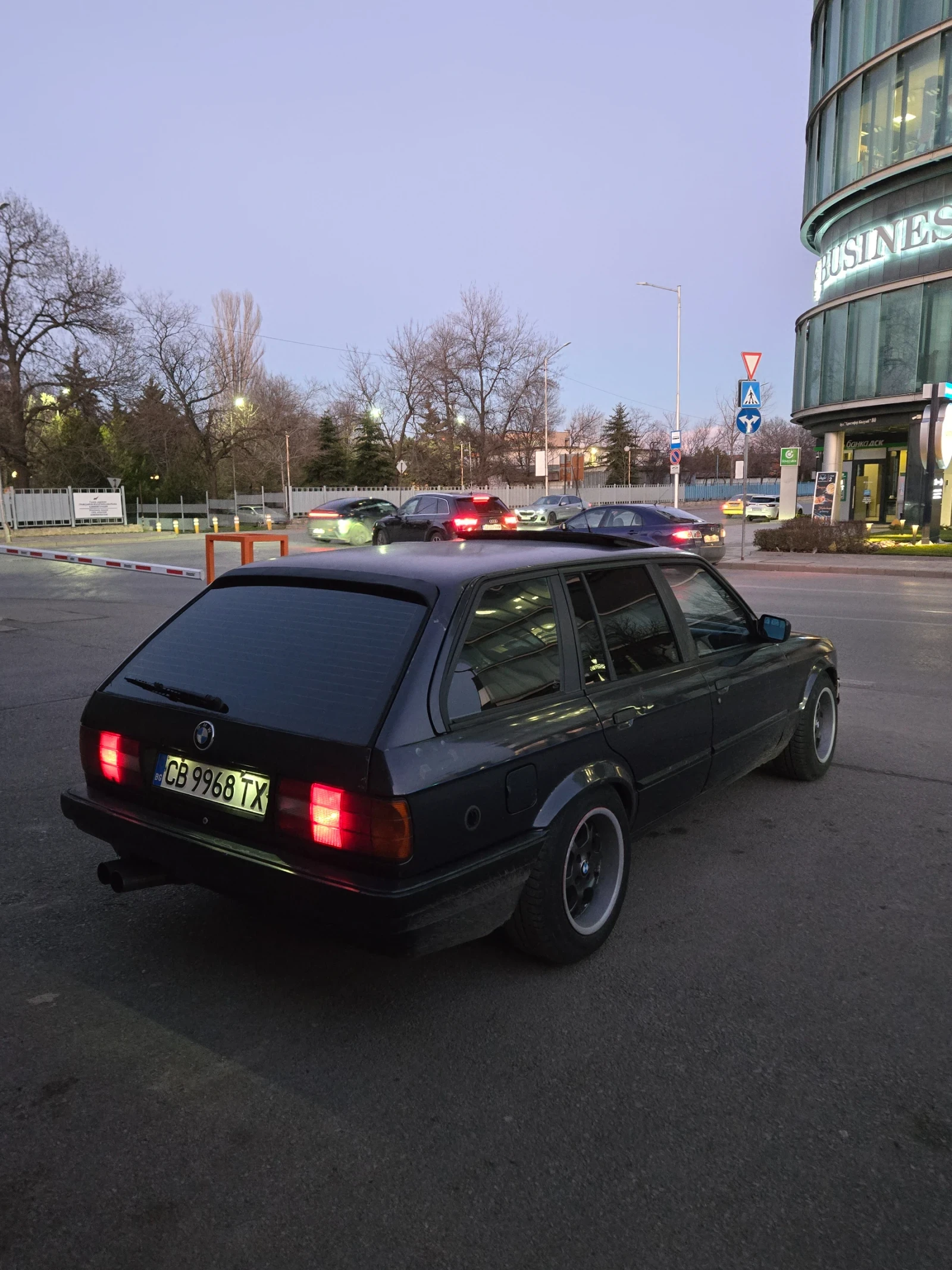 BMW 318  - изображение 2