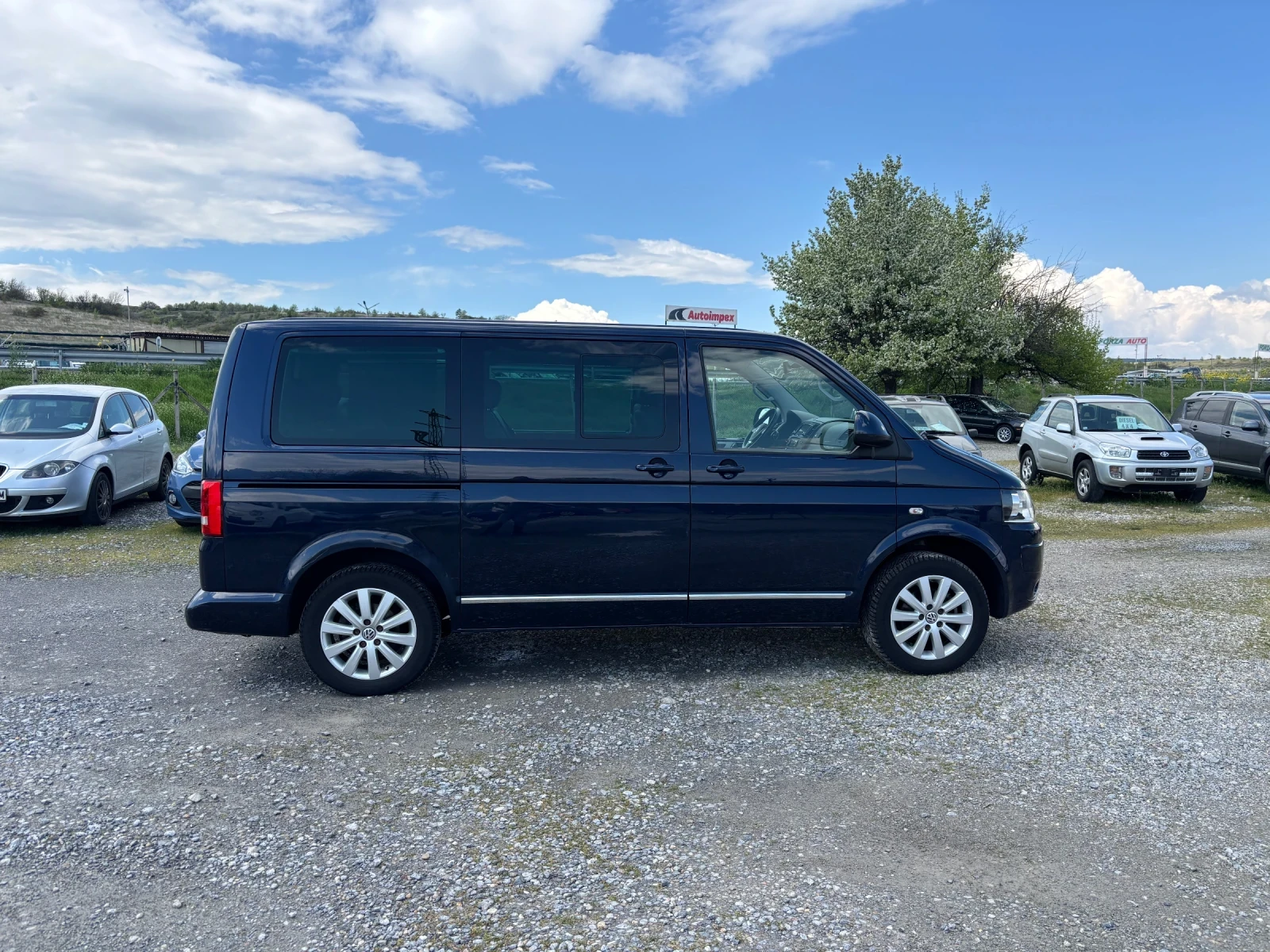 VW Multivan 2.0TDI, снимка 4 - Автомобили и джипове - 54371748