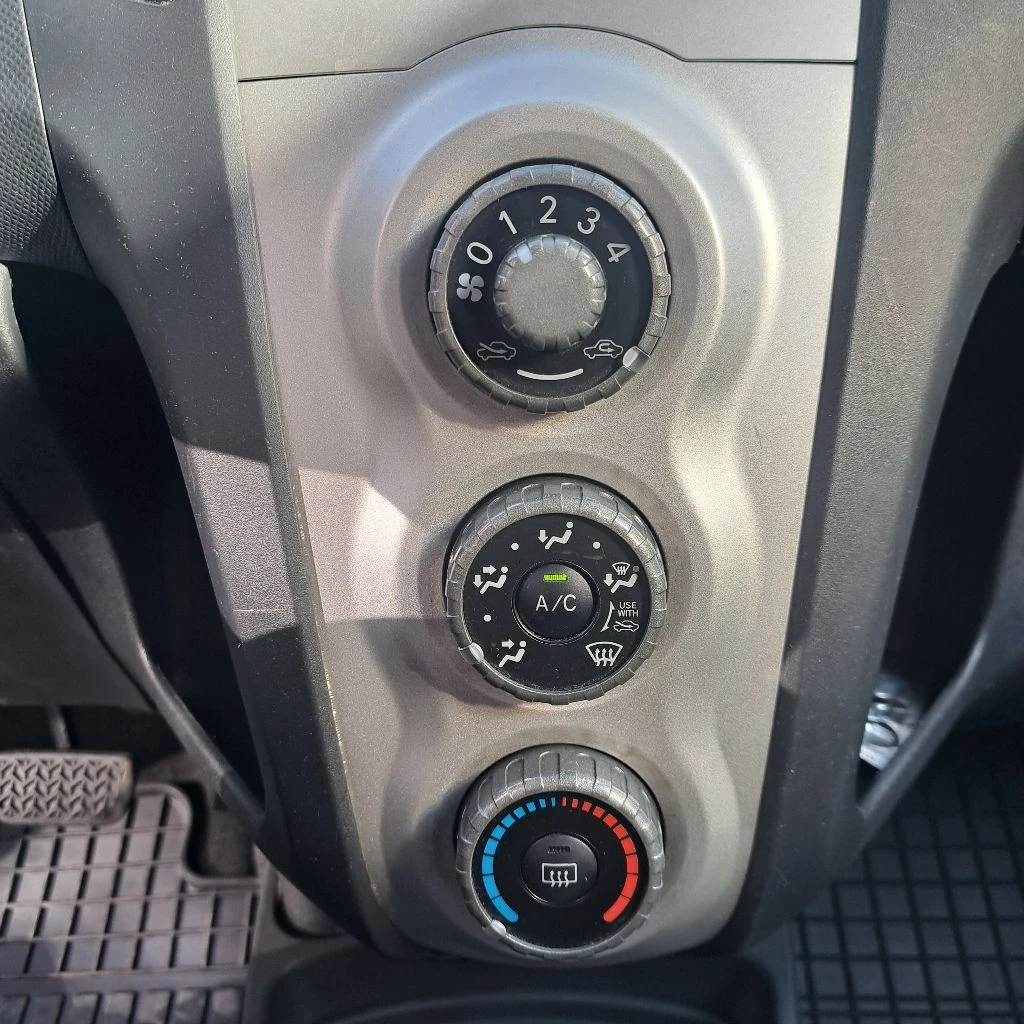 Toyota Yaris АВТОМАТИК , снимка 7 - Автомобили и джипове - 54720699