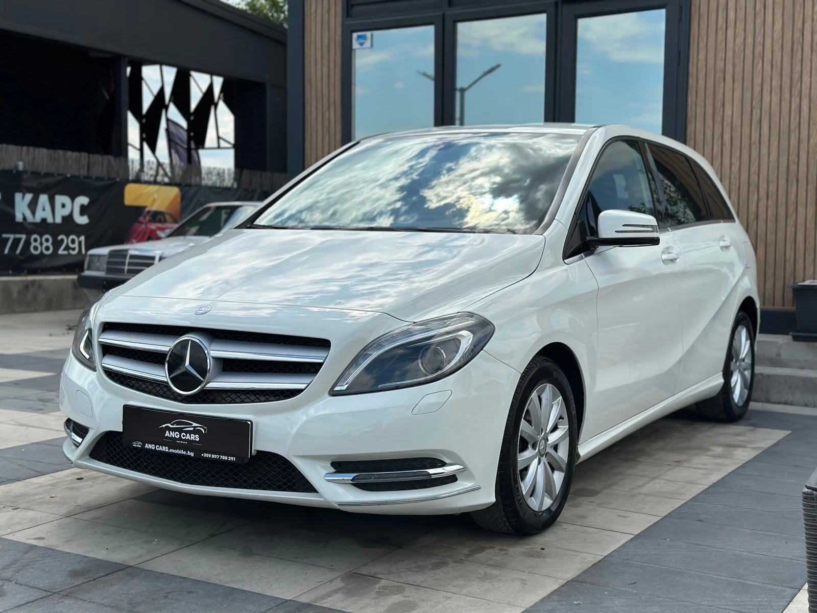 Mercedes-Benz B 200 * Led* Камера* 