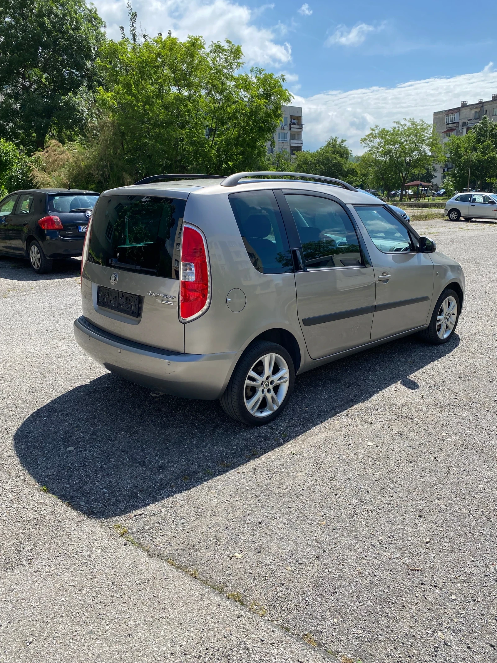 Skoda Roomster 1.4i * * klima* * 85к.с верига , снимка 4 - Автомобили и джипове - 54958124