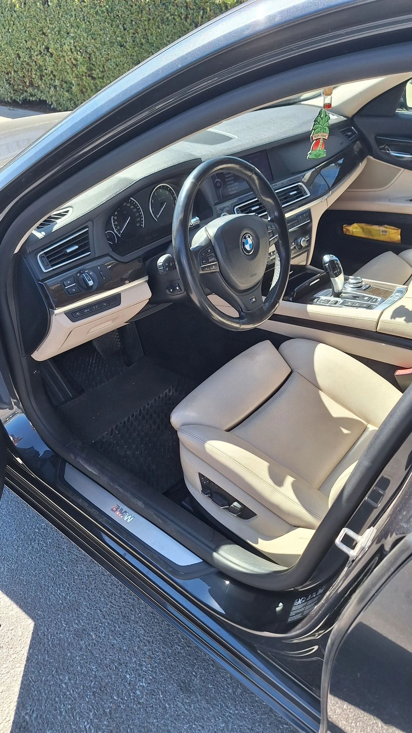BMW 750