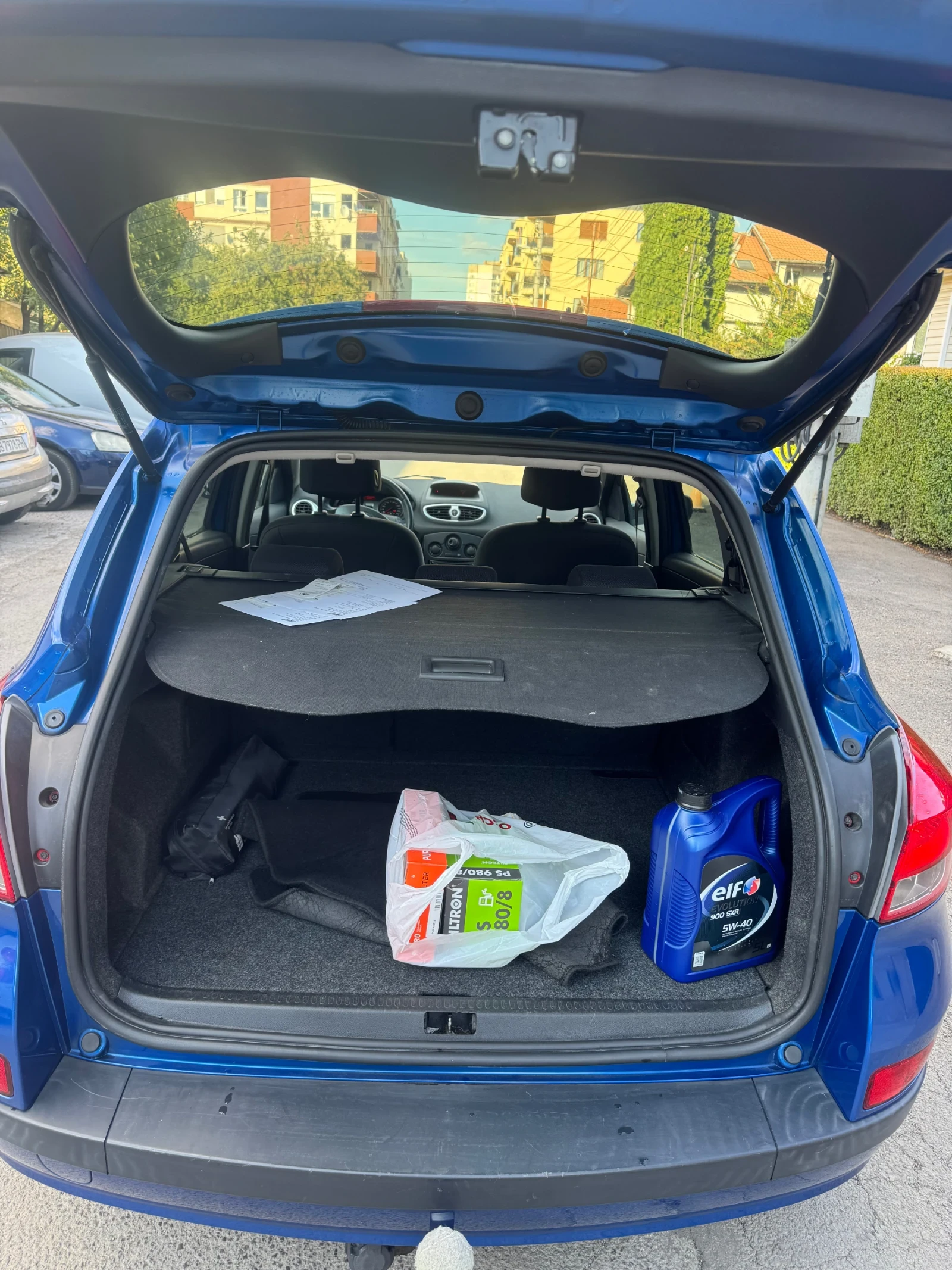 Renault Clio Grand Tour 1.5 dci, снимка 10 - Автомобили и джипове - 56073860