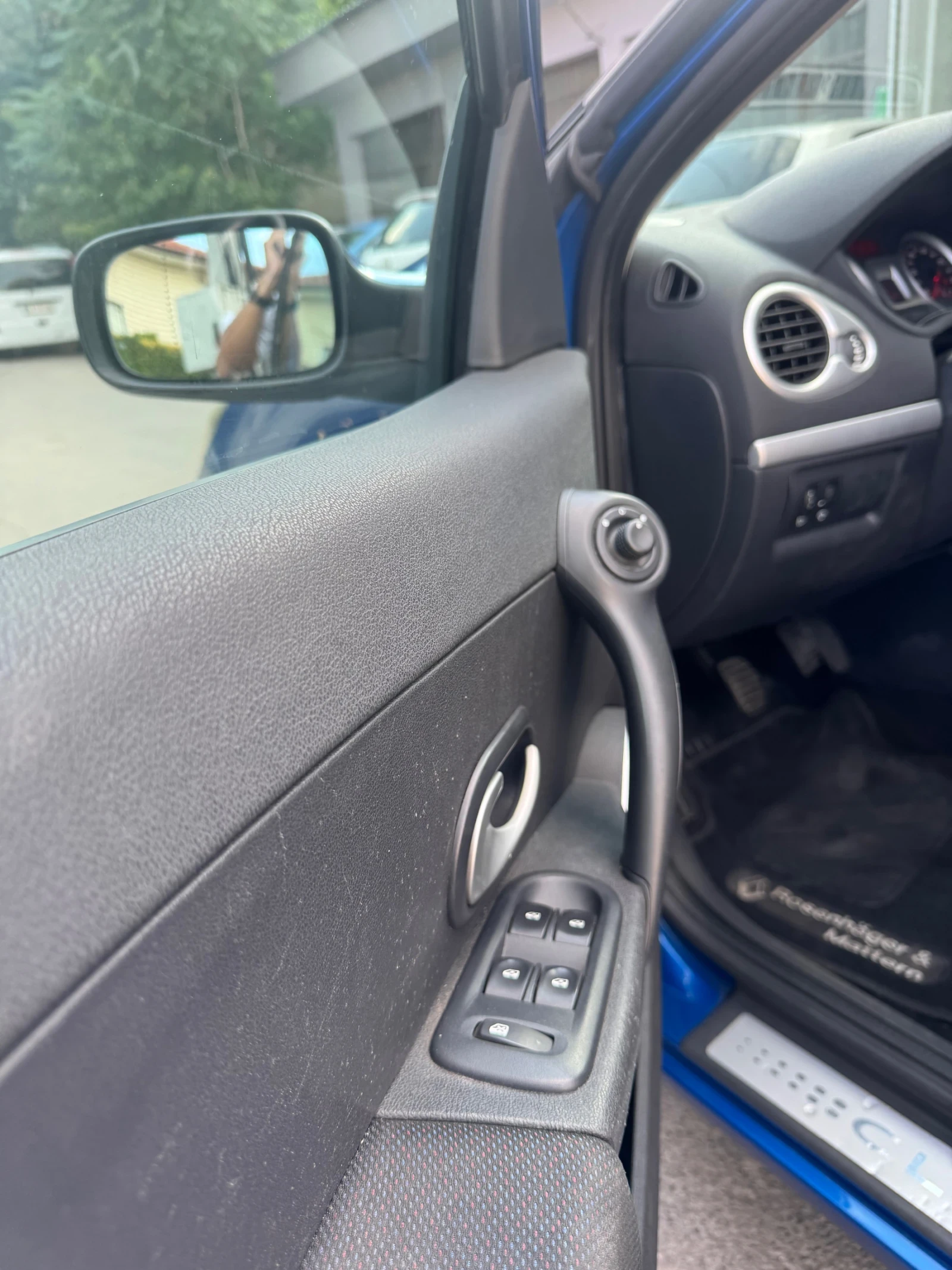 Renault Clio Grand Tour 1.5 dci, снимка 8 - Автомобили и джипове - 56073860