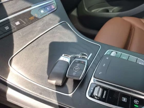 Mercedes-Benz GLC 300 | DISTRONIC| ПОДГРЕВИ| ПАНОРАМА| 2 КЛЮЧА| CARFAX, снимка 12