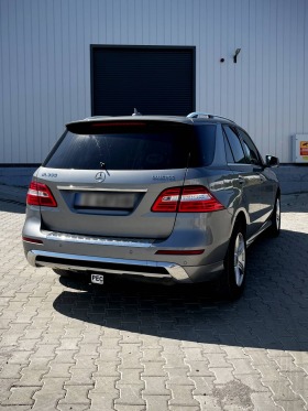 Mercedes-Benz ML 350 BLUETEC, AIRMATIC, 130 000km + Подарък Каско, снимка 4