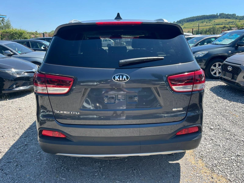 Kia Sorento 2.2 CRDi / AWD / Rebel, снимка 4 - Автомобили и джипове - 52476421
