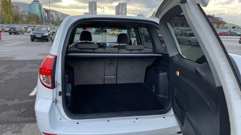 Toyota Rav4, снимка 7 - Автомобили и джипове - 52353912