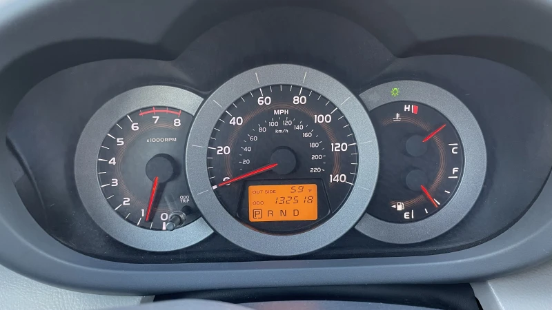 Toyota Rav4, снимка 6 - Автомобили и джипове - 52353912