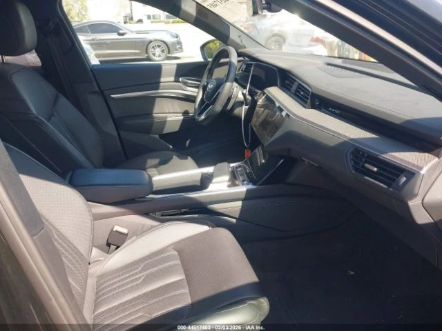 Audi SQ8 E-Tron Prestige Quattro, снимка 5 - Автомобили и джипове - 53993526