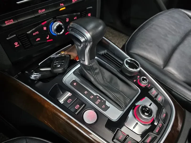 Audi Q5 3.0 TDI Quattro, снимка 9 - Автомобили и джипове - 55130860