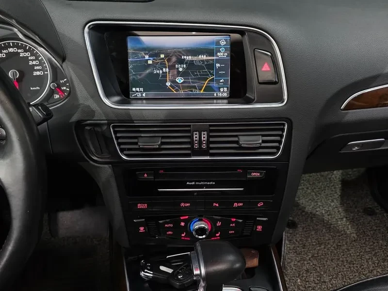 Audi Q5 3.0 TDI Quattro, снимка 14 - Автомобили и джипове - 55130860